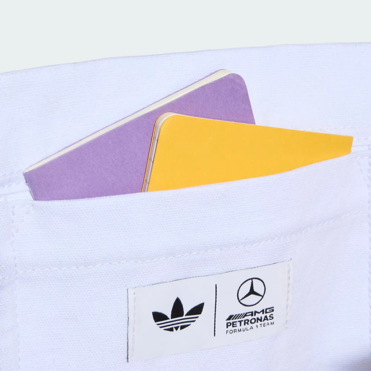 PREVENTA Bolso Tote Adidas MMercedes-AMG Petronas F1 Team Blue Wonder - Cream White/Dark Marine