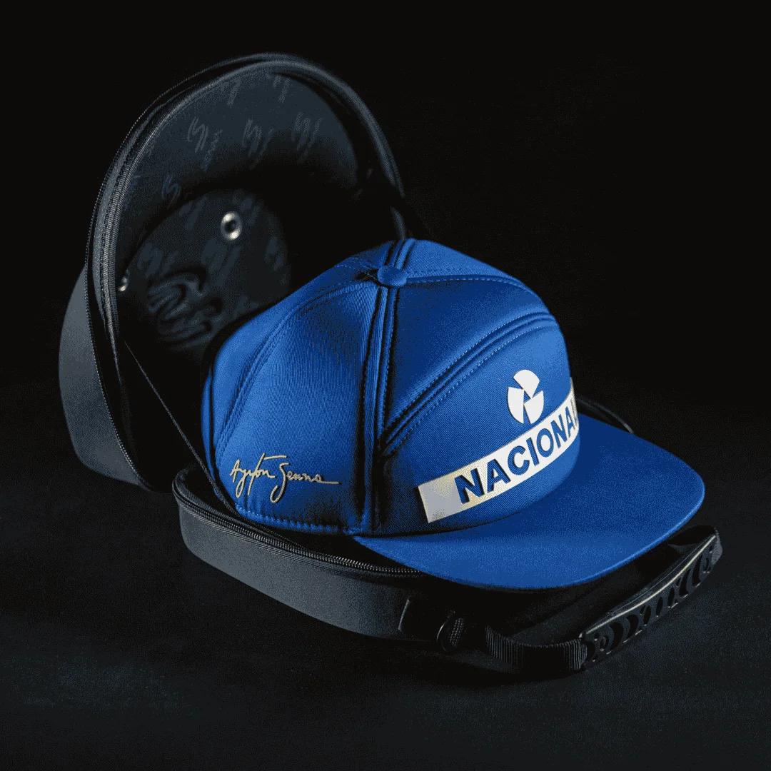 PREVENTA GORRA CON TRANSPORTADOR AYRTON SENNA NACIONAL 1984 ORIGINAL CAP BLUE