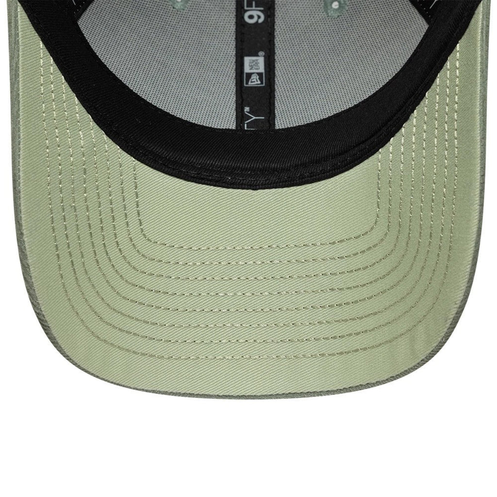 PREVENTA NewEra REDBULL WOMENS CORD 9FORTY SFG
