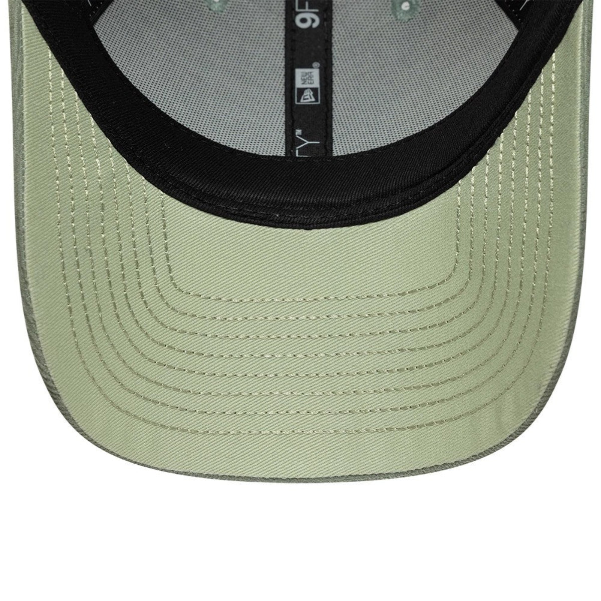 PREVENTA NewEra REDBULL WOMENS CORD 9FORTY SFG