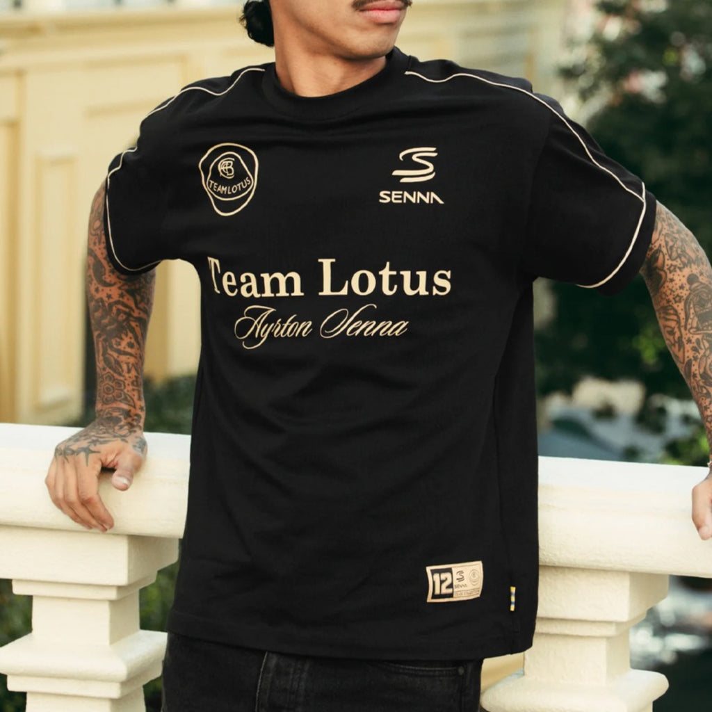 PREVENTA Polera Ayrton Senna x Lotus Oversize Tee - Black SKU ASLO01007B